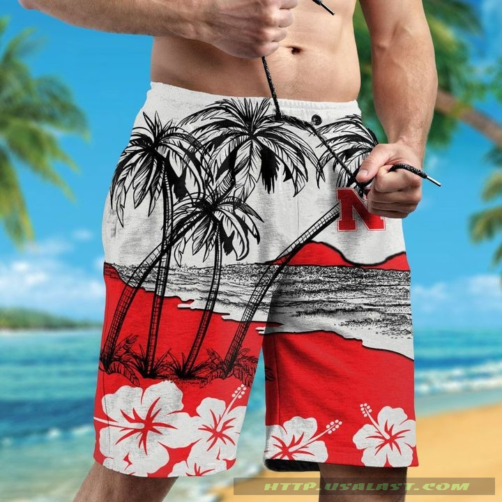 3VYJtS5y-T200322-087xxxNebraska-Cornhuskers-Hibiscus-Hawaiian-Shirt-Beach-Short-2.jfif_