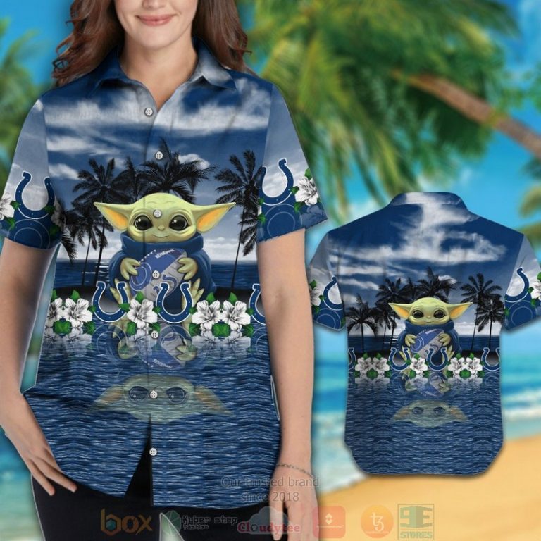 Baby_Yoda_hug_Indianapolis_Colts_hawaiian_shirt_and_shorts_1_2-768x768-1