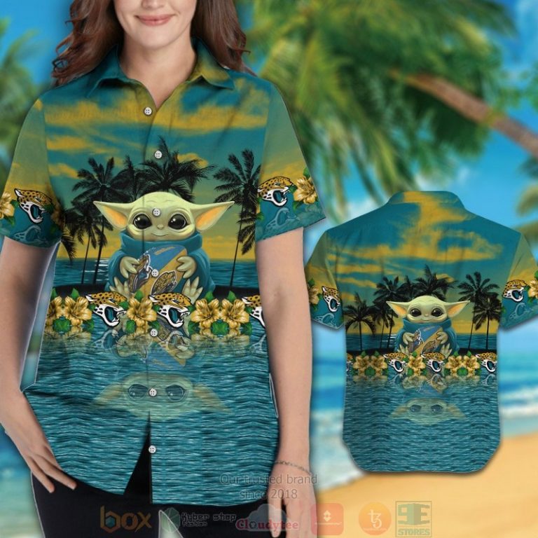 Baby_Yoda_hug_Jacksonville_Jaguars_hawaiian_shirt_and_shorts_1_2-768x768-1
