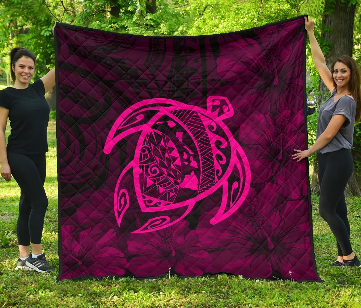 FamilyGater Quilt - Hawaii Turtle Kanaka Map Hibiscus Poly Premium Quilt - Pink - AH J4 FamilyGater Quilt - Hawaii Turtle Kanaka Map Hibiscus Poly Premium Quilt - Pink - AH J4