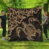 FamilyGater Quilt - Hawaiian Map Turtle Hibiscus Kanaka Polynesian Premium Quilts - Gold - AH - J4C