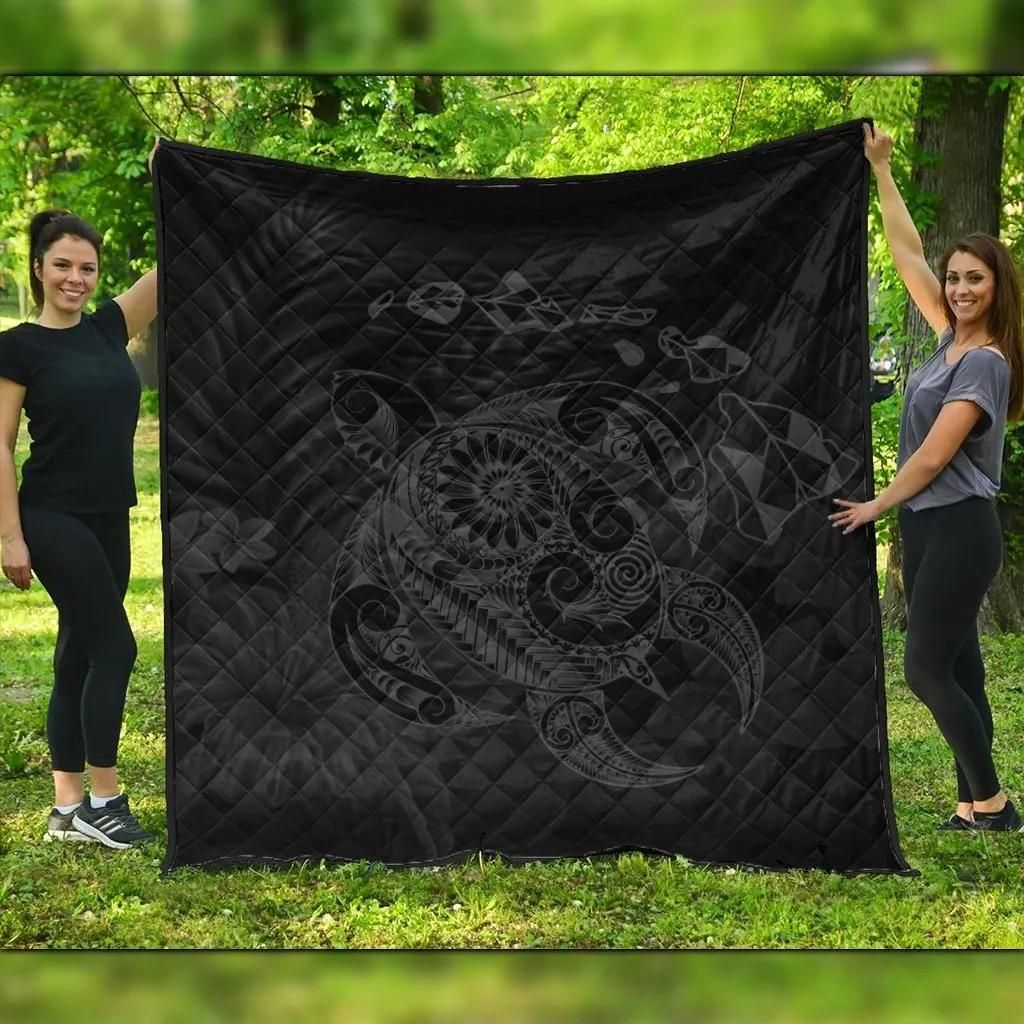 FamilyGater Quilt - Hawaiian Map Turtle Tattoo Hibiscus Plumeria Polynesian Premium Quilts - Gray - AH - J4C FamilyGater Quilt - Hawaiian Map Turtle Tattoo Hibiscus Plumeria Polynesian Premium Quilts - Gray - AH - J4C