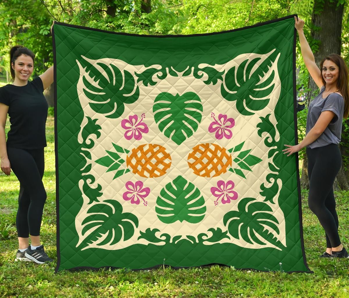 FamilyGater Quilt - Hawaiian Pineapple Hibiscus Pattern Premium Quilt - Burgundy - Argu Style - AH - J2 FamilyGater Quilt - Hawaiian Pineapple Hibiscus Pattern Premium Quilt - Burgundy - Argu Style - AH - J2