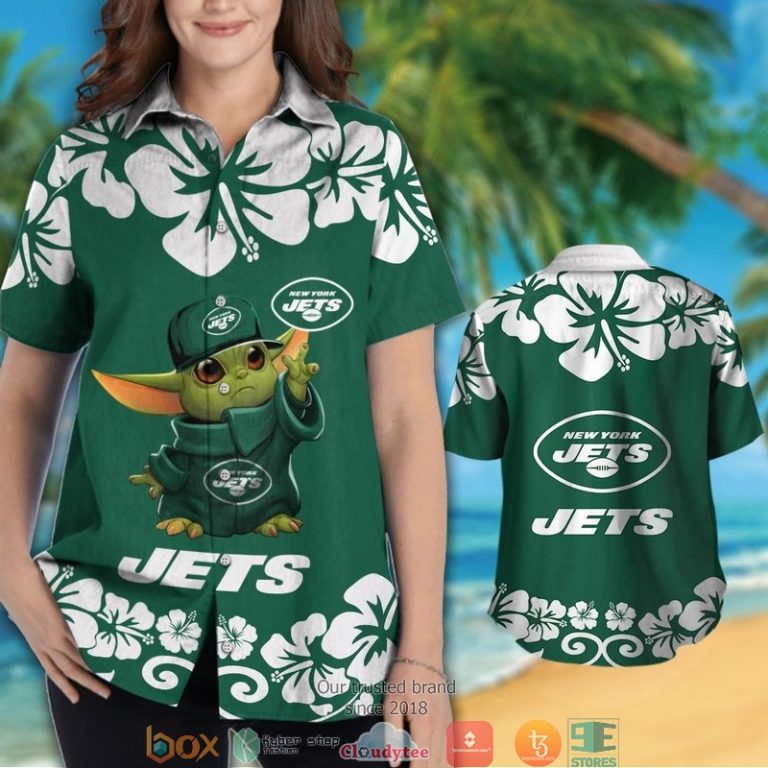 New_York_Jets_Baby_Yoda_Hibiscus_Hawaiian_Shirt_short_1_2-768x768-1