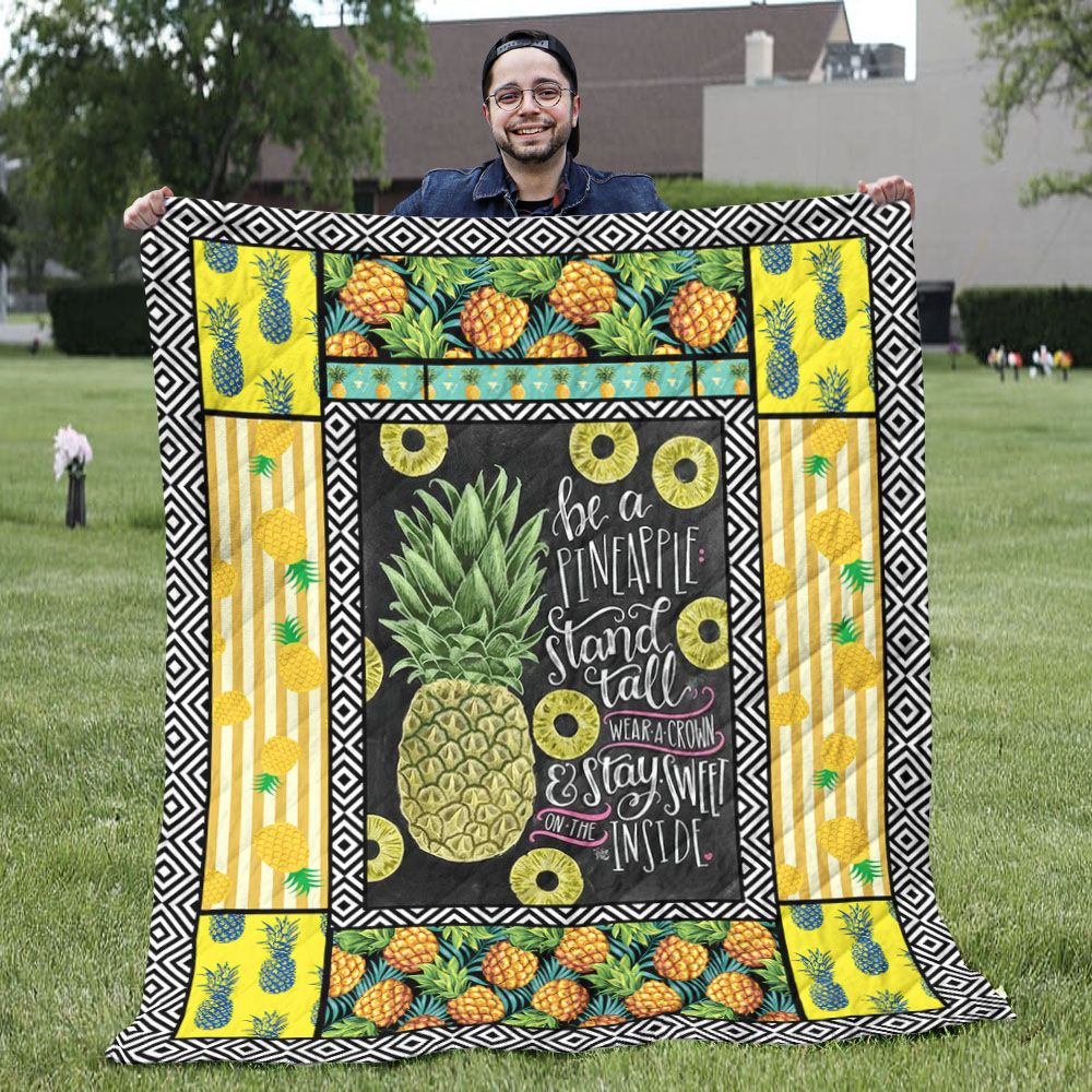 Quilt Pineapple Blanket - Be Pineapple Stand Tall Wear A Crown Quilt Blanket - Tropical Fruit Gift Ideas Quilt Pineapple Blanket - Be Pineapple Stand Tall Wear A Crown Quilt Blanket - Tropical Fruit Gift Ideas