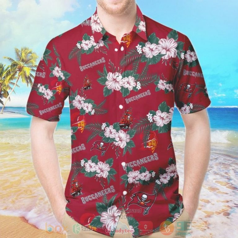 Tampa_Bay_Buccaneers_Hibiscus_hawaiian_shirt_and_shorts_1-768x768-1