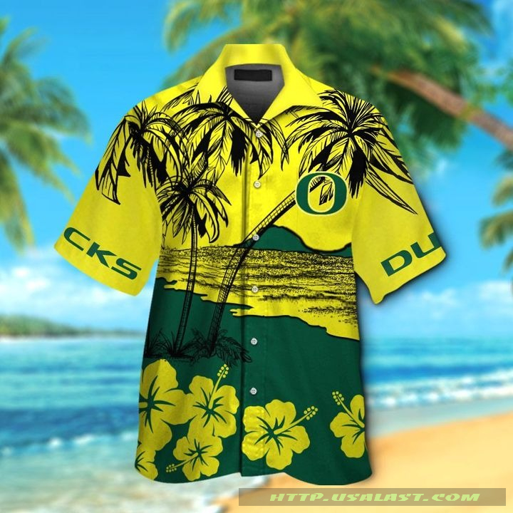 mSw1KmCK-T200322-091xxxOregon-Ducks-Hibiscus-Hawaiian-Shirt-Beach-Short-3.jfif_